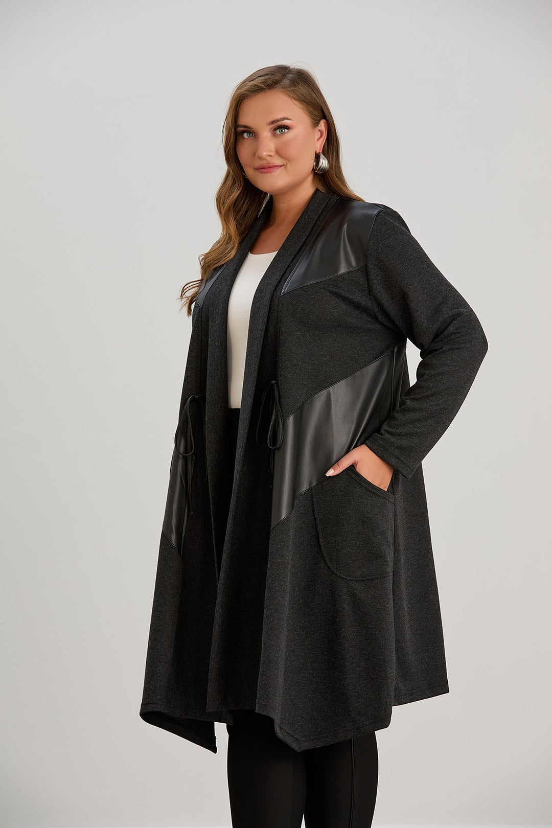 Kardigan damski | plus size, eko-skórne detale