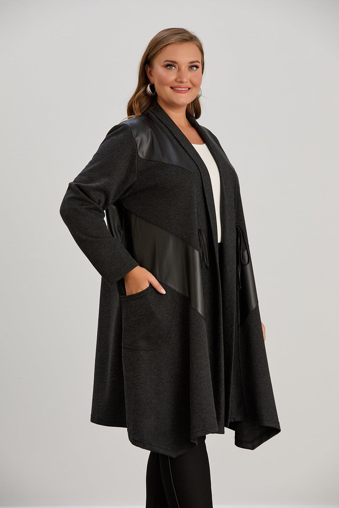 Kardigan damski | plus size, eko-skórne detale