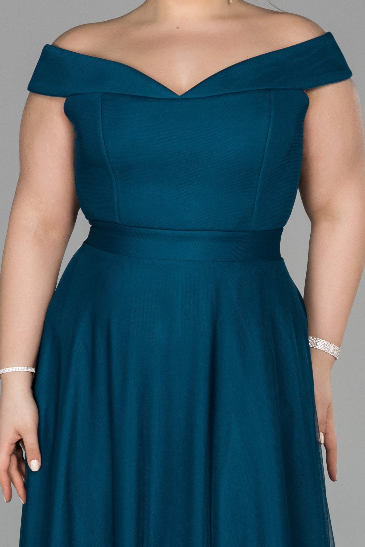 Sukienka wieczorowa | tiulowa, off shoulder