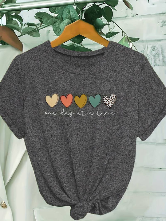 T-shirt o Luźnym Kroju z Wzorem Kolorowych Serc dla Kobiet | Idealny na Co Dzień