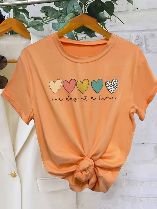 T-shirt o Luźnym Kroju z Wzorem Kolorowych Serc dla Kobiet | Idealny na Co Dzień