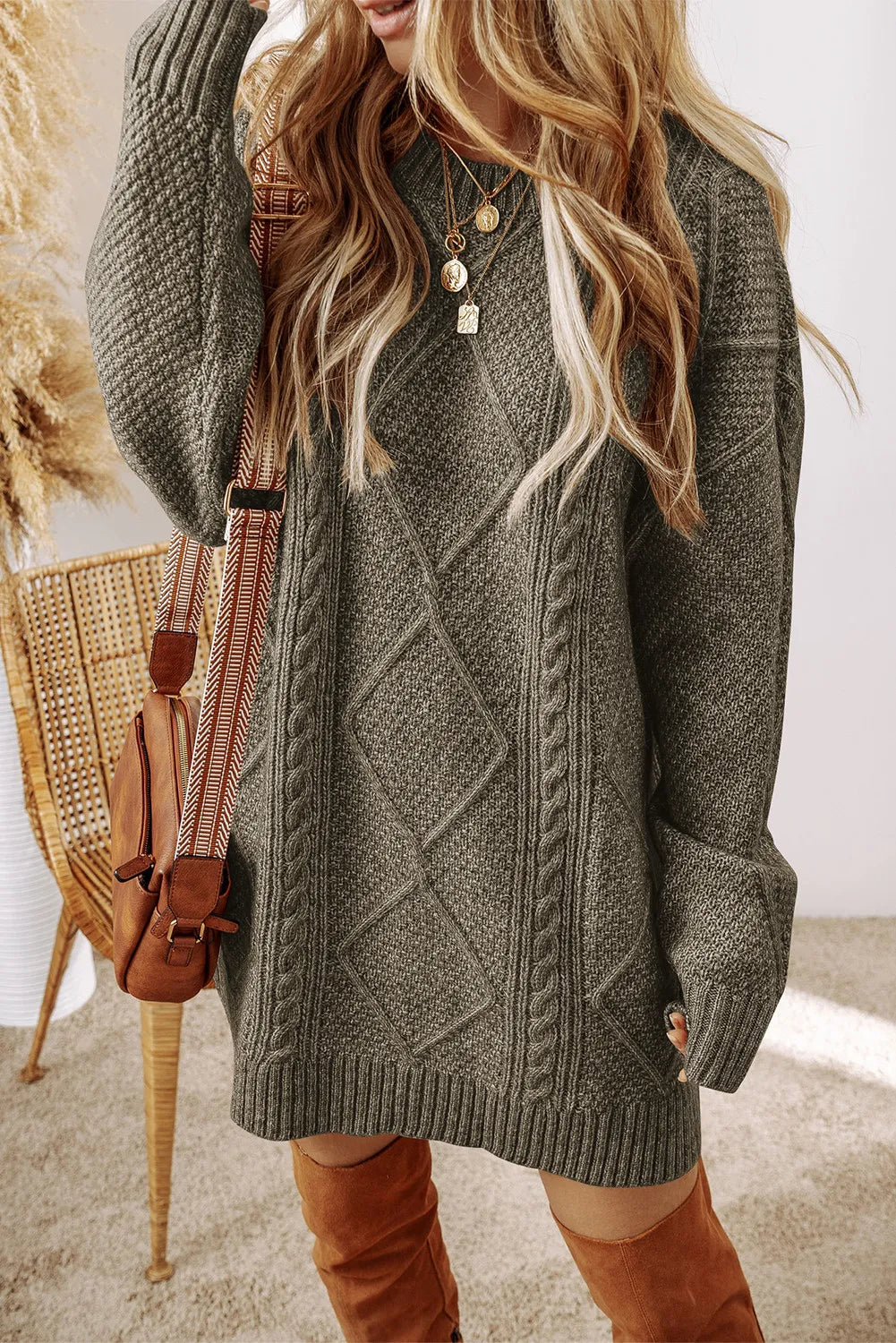 Sweter damski | romby, detale warkoczowe