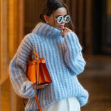 Jasnoniebieski