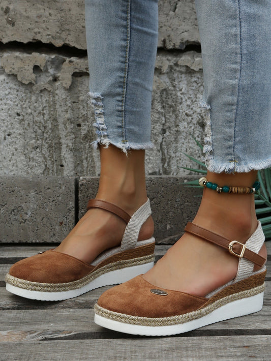 Espadryle damskie | koturn, plecione detale