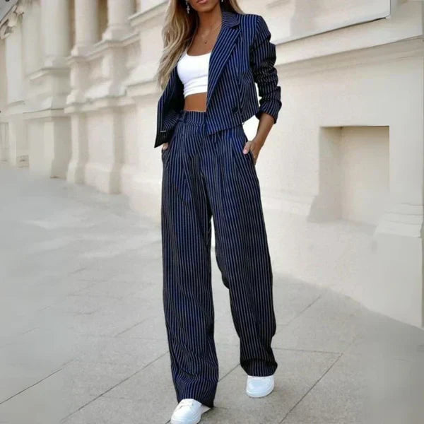 Zestaw Damski w Paski | Krótki Blazer i Szerokie Spodnie | Elegancki Look Premium