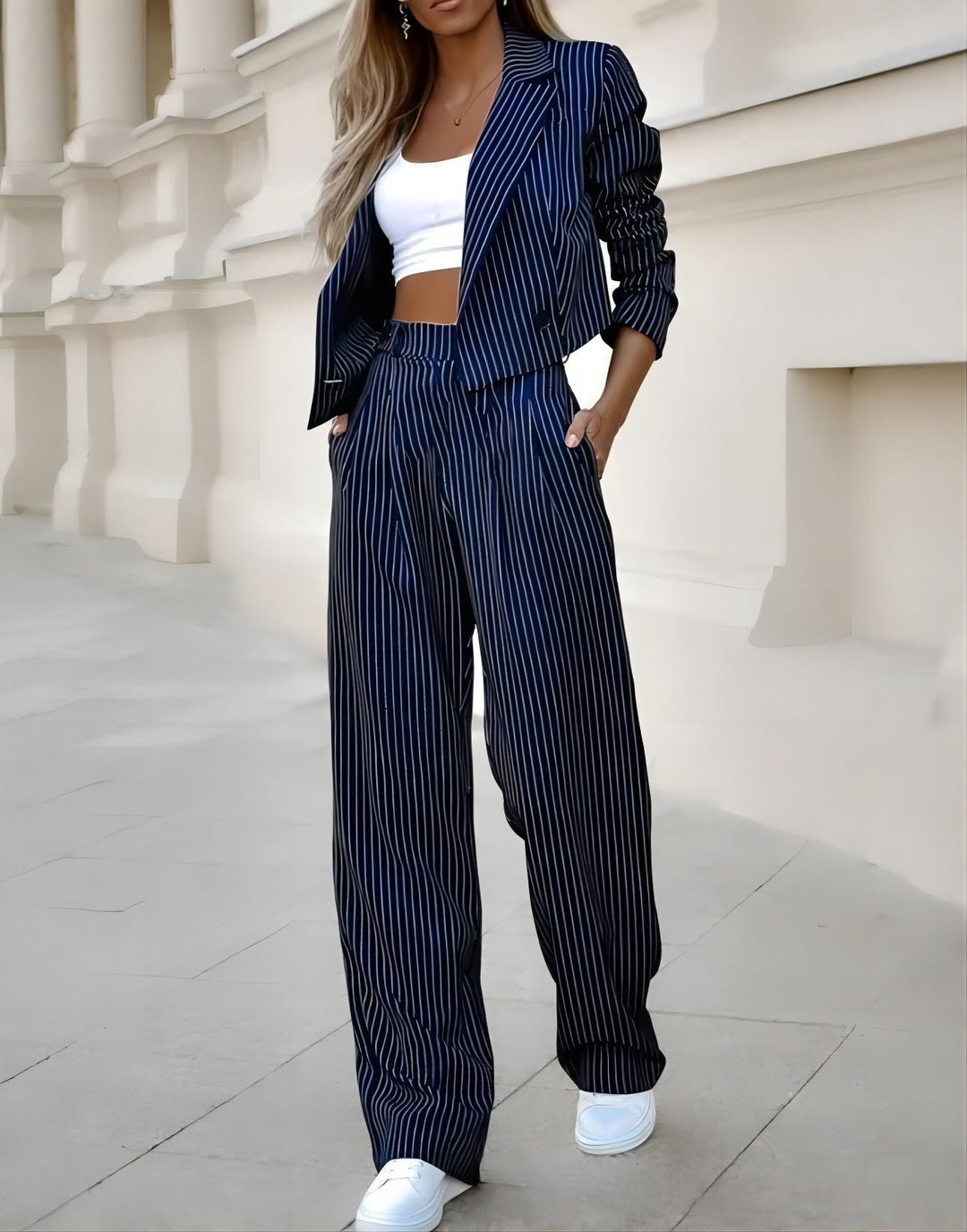 Kobieta | Garnitur Damski | Cropped Blazer | Szerokie Nogawki | Klasyczne Paski | All-Season
