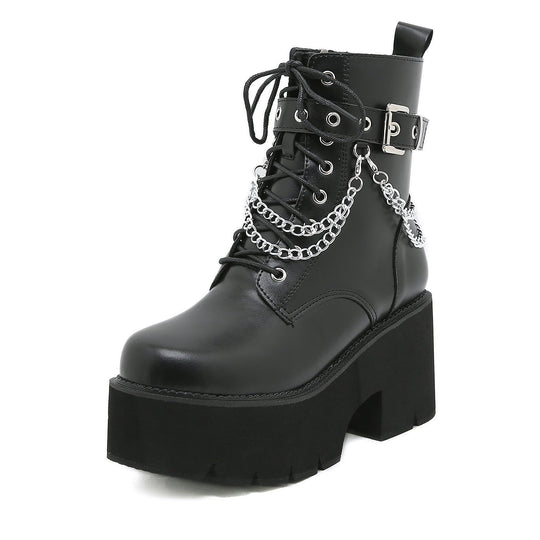 Czarne botki na wysokim obcasie w stylu Martens