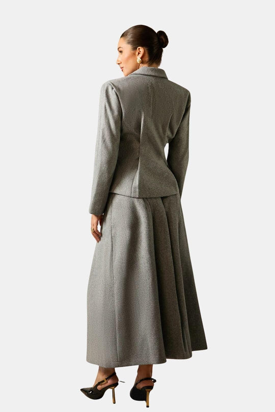 Audrey – Szary Żakiet i Spódnica Midi z Faldami | Elegancja i Styl