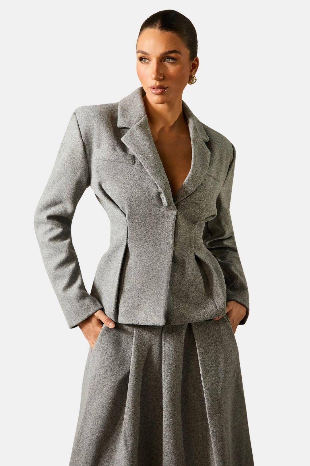 Audrey – Szary Żakiet i Spódnica Midi z Faldami | Elegancja i Styl