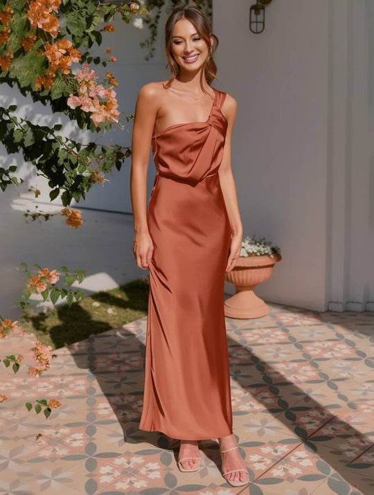 Kobieta | Satynowa Sukienka Maxi | Na Jedno Ramię | Luksusowa Wieczorowa Kreacja | Styl Elegancki i Wyrafinowany