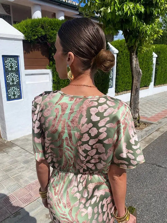 Kobieta | Zielona Sukienka Maxi | Elegancki Abstrakcyjny Nadruk | Dekolt Kopertowy w Serek | Styl Wyrafinowany i Zwiewny
