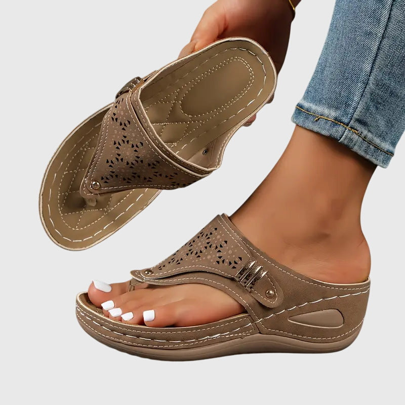 Damskie Sandały Slip-On Fleur | Koturn z Ergonomiczną Wkładką | Amortyzująca Podeszwa | Wygodne Sandały na Wiosnę i Lato