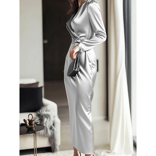 Giulia Fontane | Satynowa Sukienka Bodycon z Paskiem w Burgundowym Czerwonym