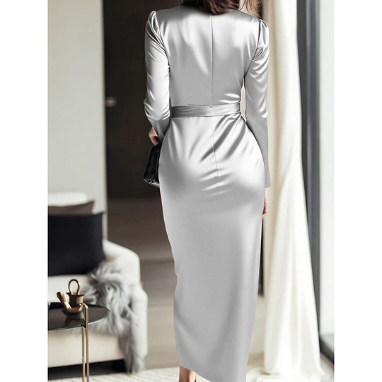 Giulia Fontane | Satynowa Sukienka Bodycon z Paskiem w Burgundowym Czerwonym