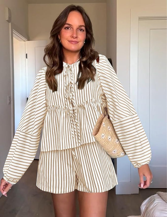 Selena | Letni Dwuczęściowy Zestaw w Paski | Bluzka z Krótkim Rękawem i Szorty