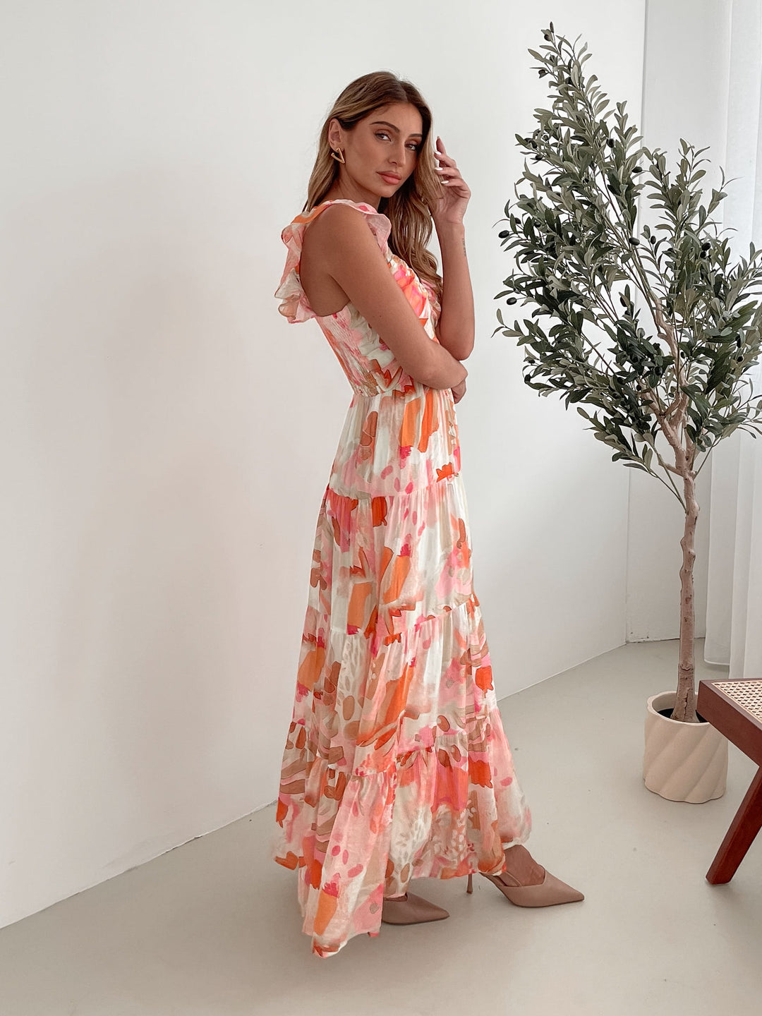 Kobieta | Sukienka Maxi | Warstwowa Spódnica | Głęboki Dekolt | Falbaniaste Rękawy | Print