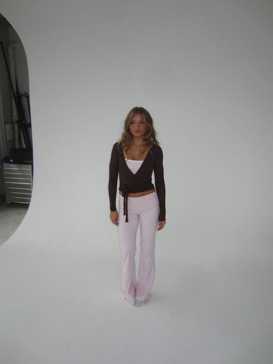 Kobieta | Bluzka Kopertowa | Tatyanna | Brązowa | Pasek w Talii | V-dekolt | All-Season