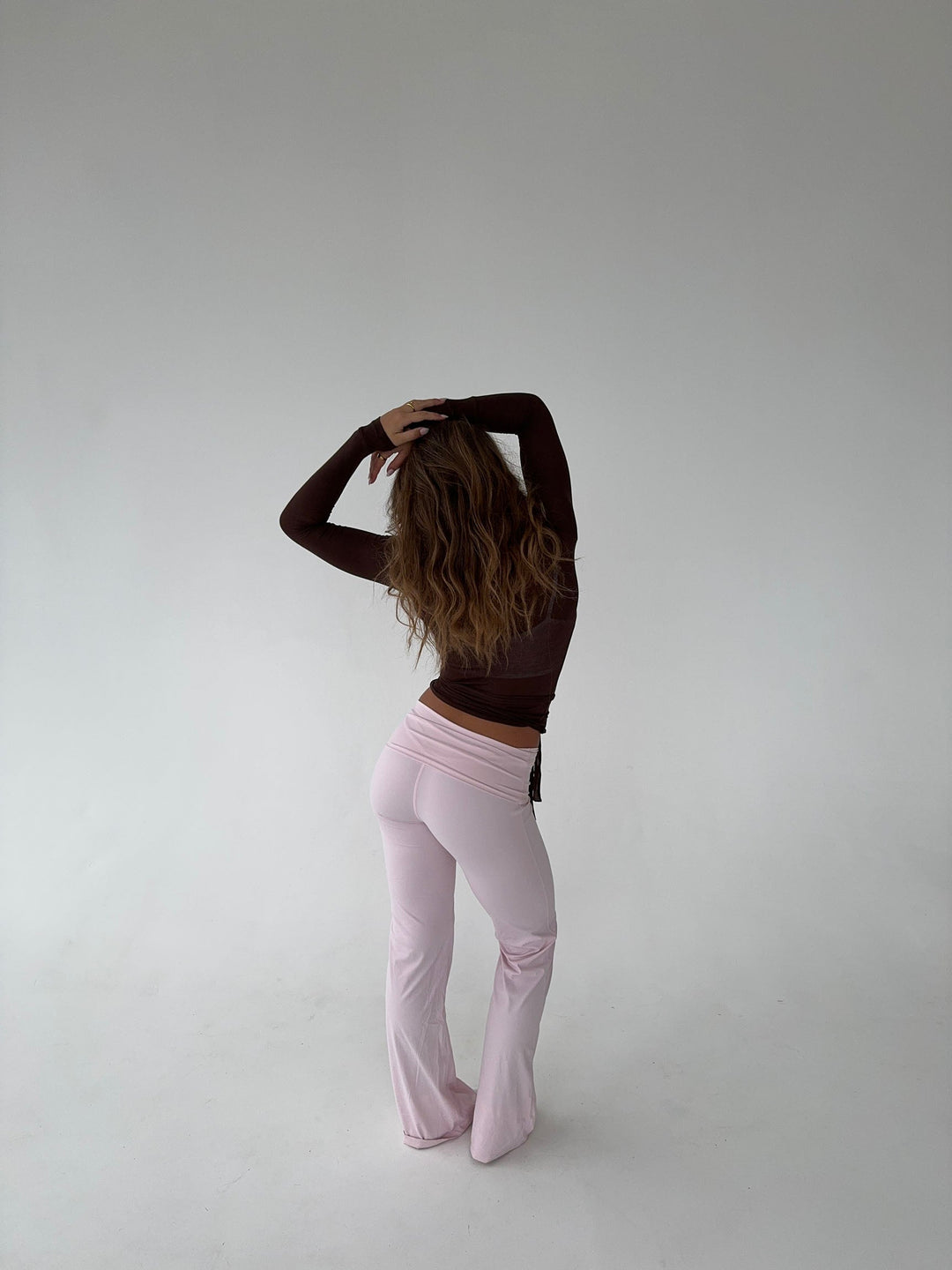 Kobieta | Bluzka Kopertowa | Tatyanna | Brązowa | Pasek w Talii | V-dekolt | All-Season