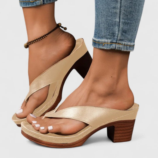 Damskie Klapki Remi na Słupku i Platformie | Elegancki Pasek V | Stabilny Obcas | Letnie Klapki Slip-On