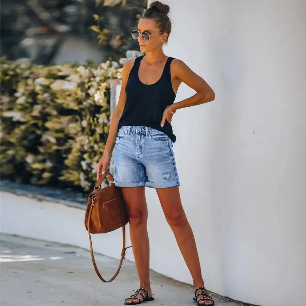 Damskie Szorty Jeansowe z Wysokim Stanem | Podwinięte Nogawki | Modny Efekt Postarzanego Denimu | Letni Styl Casual