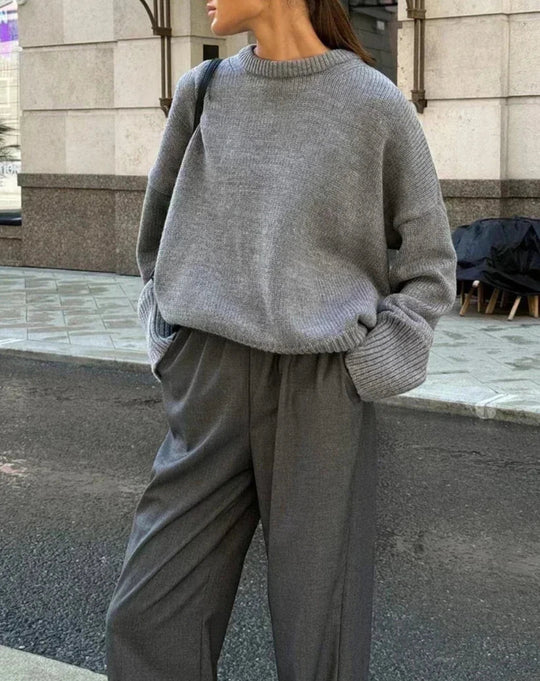 Sweter damski | oversize, dekolt