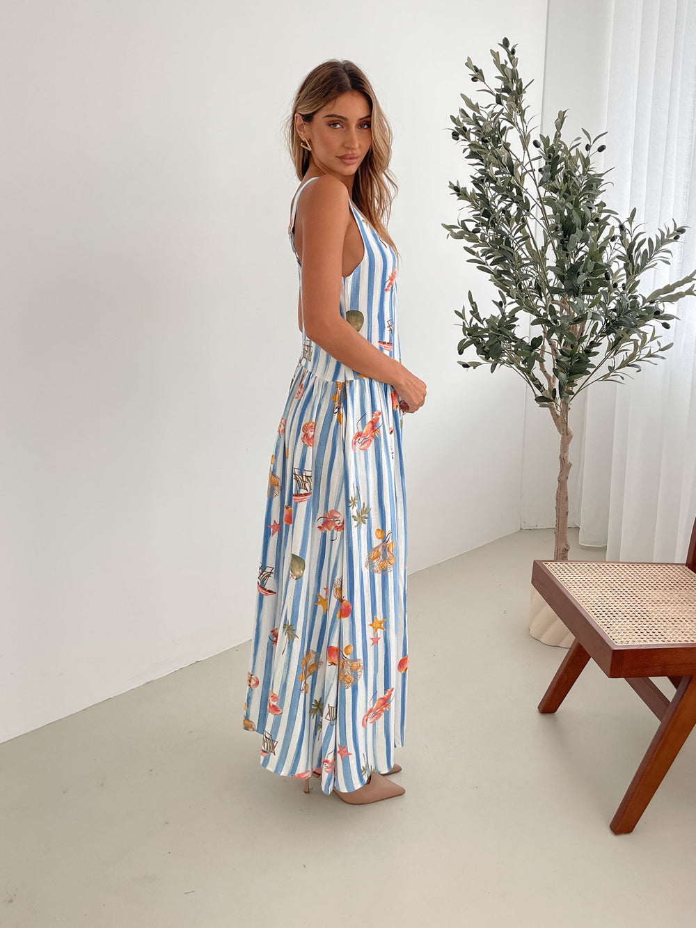 Kobieta | Sukienka Maxi | Wzór Niebieski | Kwadratowy Dekolt | Zwiewna Spódnica | Styl Elegancki