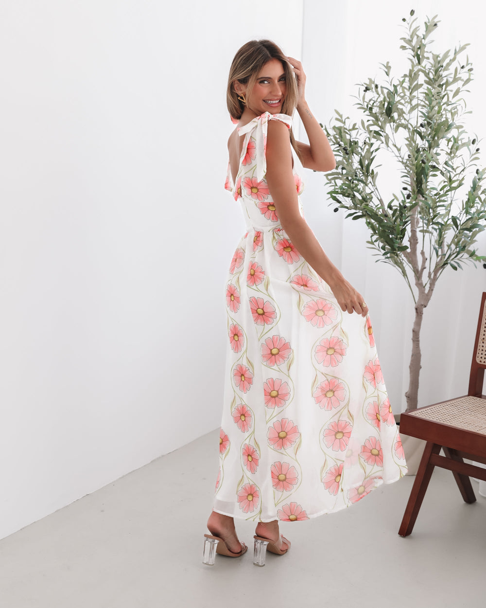 Kobieta | Sukienka Maxi | Wzór Kwiatowy | Ramiączka z Kokardą | Marszczona Talia | Styl Elegancki