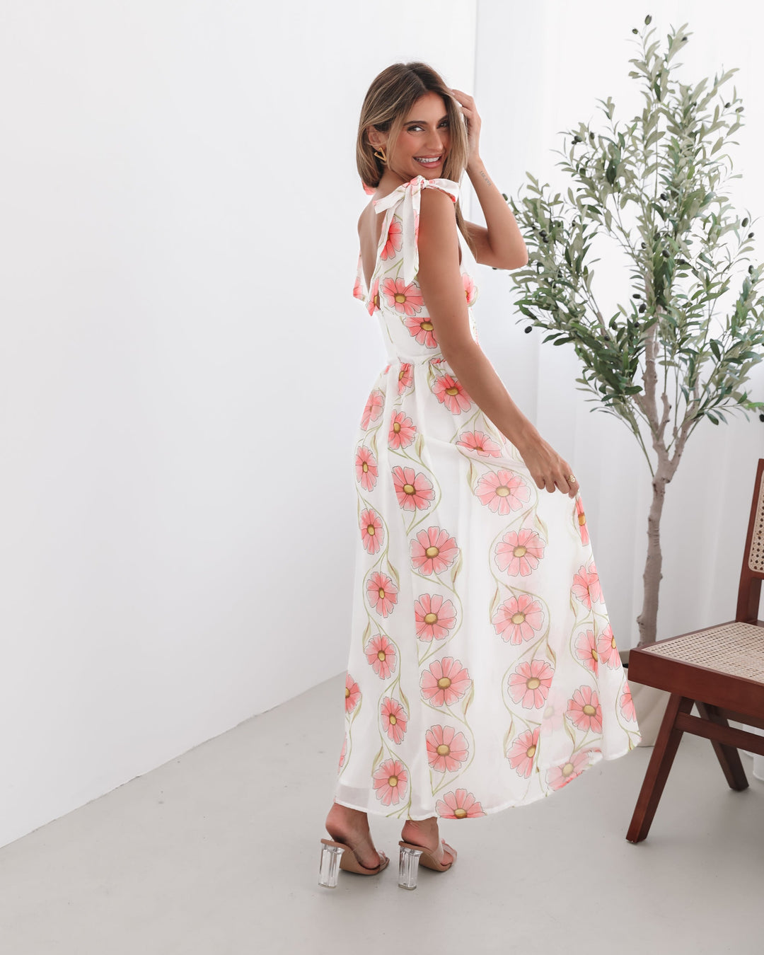Kobieta | Sukienka Maxi | Wzór Kwiatowy | Ramiączka z Kokardą | Marszczona Talia | Styl Elegancki