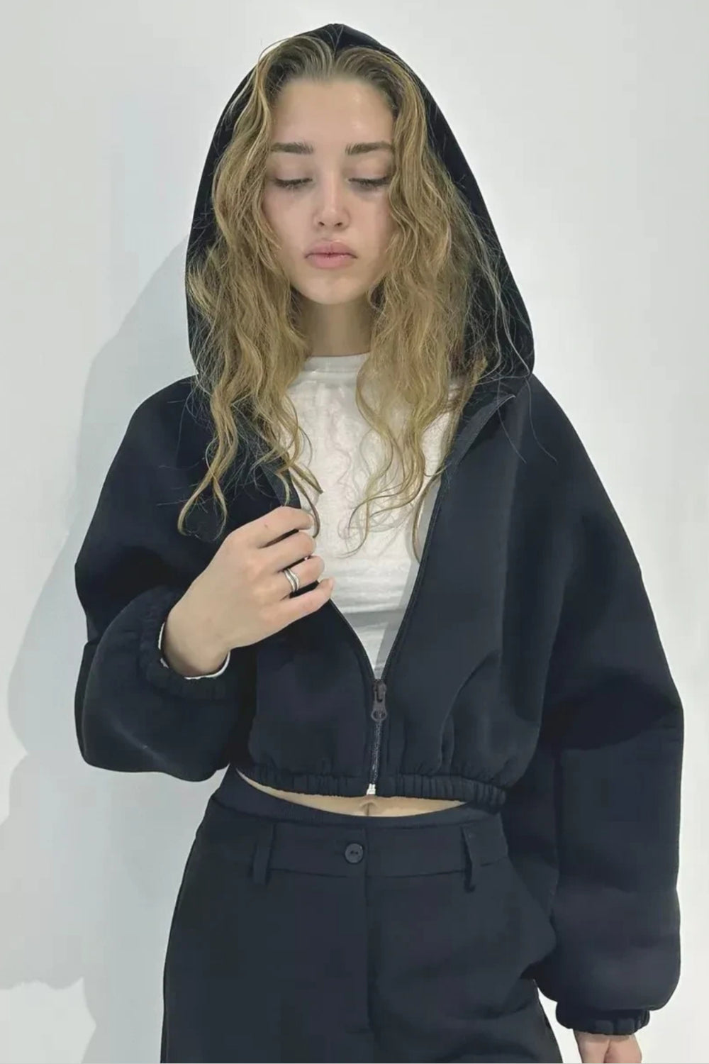 Kobieta | Krótka Bluza z Zamkiem | Styl Casual i Nowoczesny | Miękki i Wygodny Materiał