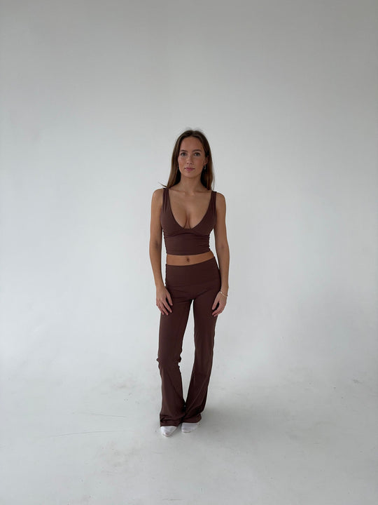 Kobieta | Zestaw Athleisure | Abigael | Flared Legging | Crop Top | High-Waist | All-Season