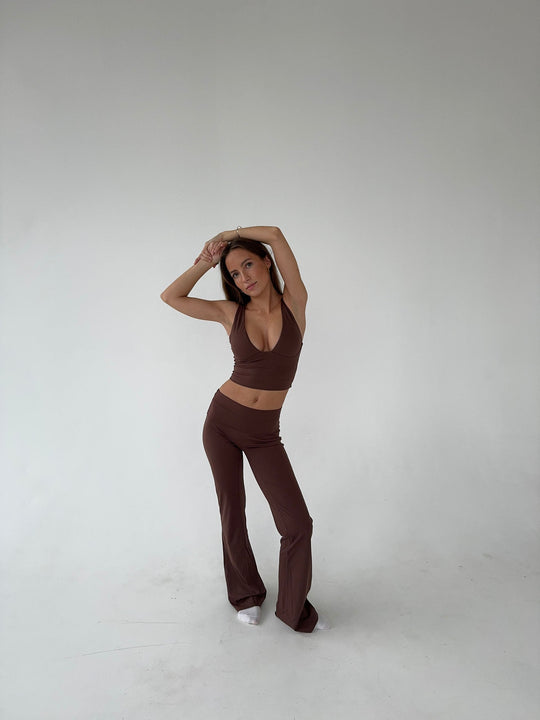 Kobieta | Zestaw Athleisure | Abigael | Flared Legging | Crop Top | High-Waist | All-Season