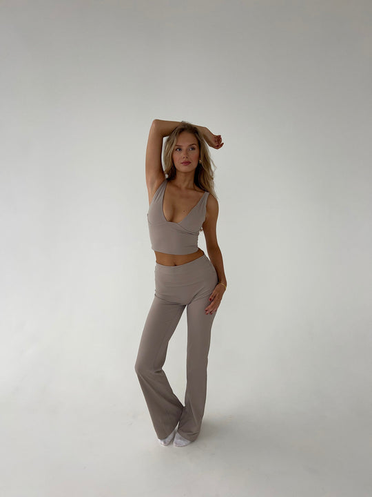 Hallie | Komplet Dwu-częściowy | Crop Top | Flared Legging | Wysoka Talia | Ribbed | Damski
