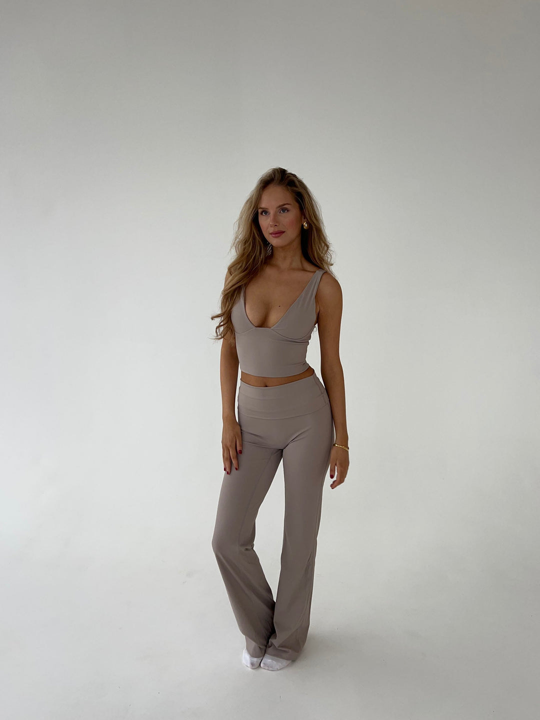 Hallie | Komplet Dwu-częściowy | Crop Top | Flared Legging | Wysoka Talia | Ribbed | Damski