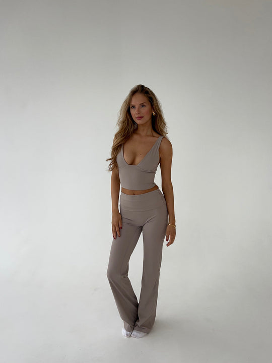 Hallie | Komplet Dwu-częściowy | Crop Top | Flared Legging | Wysoka Talia | Ribbed | Damski