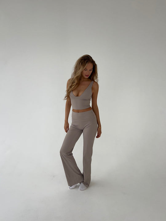 Hallie | Komplet Dwu-częściowy | Crop Top | Flared Legging | Wysoka Talia | Ribbed | Damski