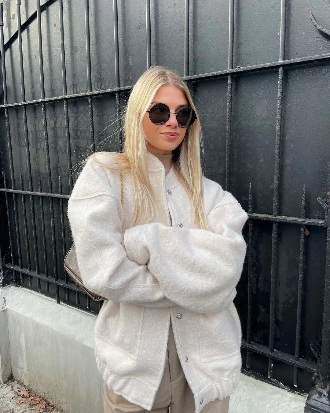 Kobieta | Sweter Oversize Cozzina | Grube Dzierganie | Styl Casual i Przytulny