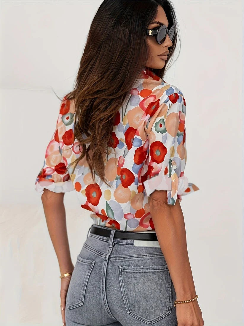 Bluzka w kwiatowy wzór z zapięciem na guziki dla kobiet | Idealna na przejściowe pory roku